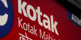 Billionaire Kotak’s Bank Fined in Clash With Indian Central Bank