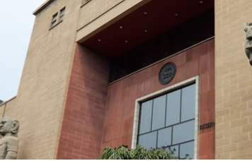 RBI Working Group Suggests Allowing Large NBFCs To Convert Into Banks